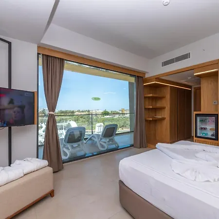 Lrs Akadia Luxury (adults Only) Side