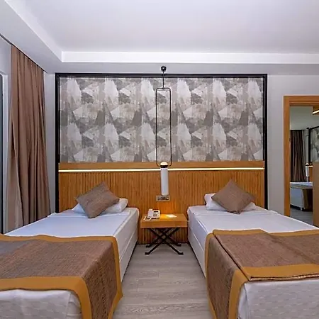 Hotel Lrs Akadia Luxury (adults Only)