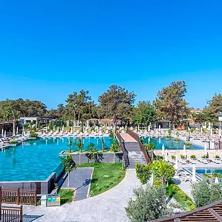 Hotel Lrs Akadia Luxury (adults Only) Side