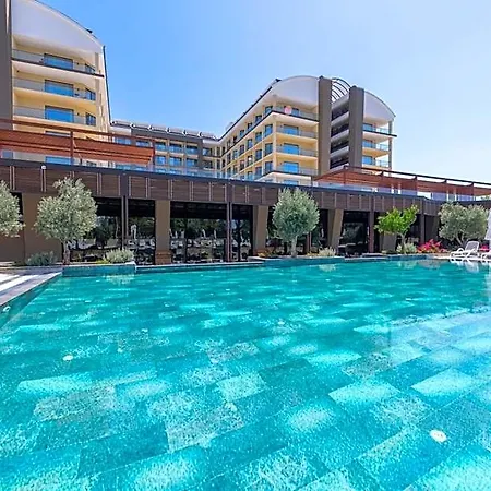Hotel Lrs Akadia Luxury (adults Only)