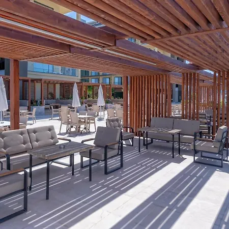 Lrs Akadia Luxury (adults Only) Side
