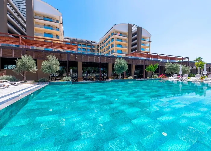 Lrs Akadia Luxury (adults Only) Готель